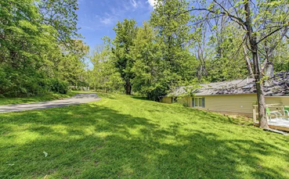 Peddlers Carriage house