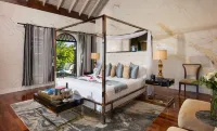 An Ultra-Luxurious Resort Style Ocean View Villa. Optional Yacht, Fully Staffed!