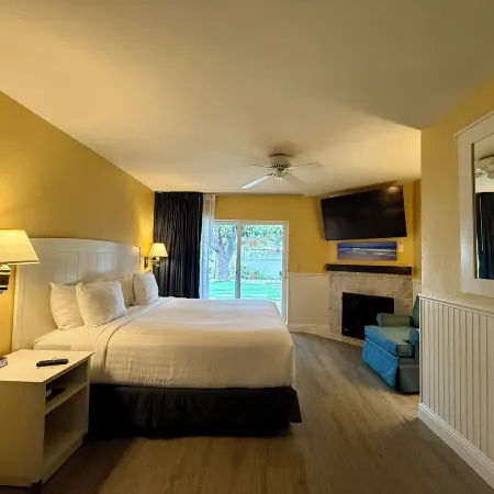 Monterey Bay Lodge