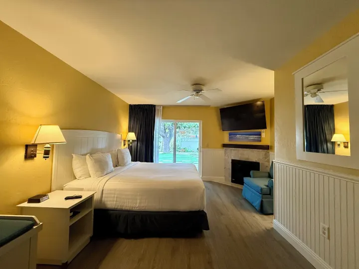 Monterey Bay Lodge