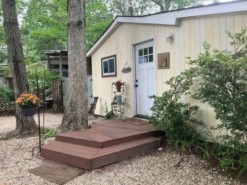 Baiting Hollow Cozy Cottage w/Walk-to beach, Wineries, farmstands. horsefarms!