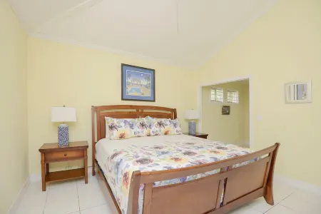 Ma's Hideaway paradise