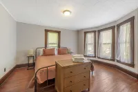 Hillside Escape...your home away from home! Hotels in Logan