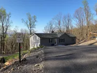 Hot Tub Mountain View Dog Friendly Modern Chalet