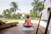 Beachfront 3BR +1 Main Floor Condo, Private Veranda & Plunge Pool, in Mareazul