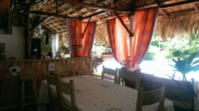 Villa typique, indépendante, jardin Parc Privé d'une belle propriété sécurisée.