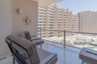 Newly Remodeled -- Flawless King Bed Suite with Luxurious Patio - Outdoor TV!