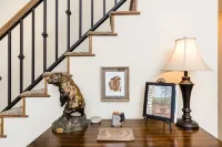 3BR+Loft, Pet-Friendly w/  Hot Tub + Arcade