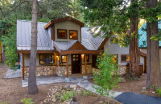 Luxurious Hot Tub and Scenic Forest Views - Inviting Tahoe Retreat