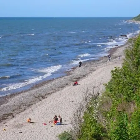 Ren. Apartment very close to the Baltic Sea, central, garden, WiFi, parking by the house