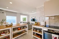 Fantastically beautiful flat directly on the sea with large balcony