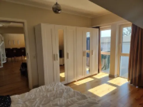 Sonnige Ferienwohnung mit Südbalkon und Meerblick Hotels in Monchgut