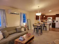 Birdsnest Rest Downtown Redmond Or. Walk to restaurants, breweries and shopping!