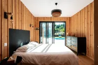 Magnificent wooden Villa Golf Biscarrosse with swimming pool