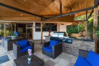 Casa Sea Breeze- Luxury OceanView Estate+50' Infinity Pool on 100 Acres Hotels in Savegre