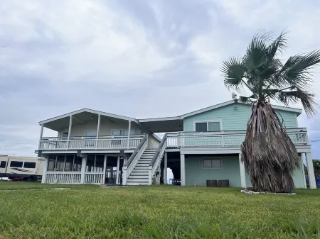 Getaway By The Bay Unit 2