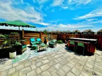 Summer PARADISE w/Hottub/maid Close 2 spa/parks & GREAT for kids & pets