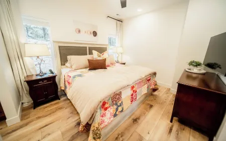 Remote 2-bedroom house in beautiful Flagstaff with AC