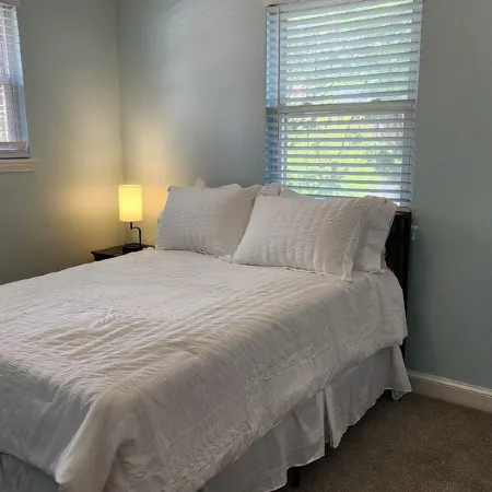 Convenient/family friendly home with yard driveway