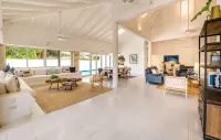 Centrally Located Renovated Luxury Villa Free Breakfast Service / Hotel Partner
