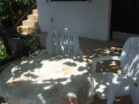 Apartment in garden 400m from the sea Hotels in Jelsa