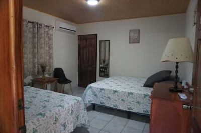 Spacious “ Home,Sweet Home”  3 mins.from the beach .Close to restaurants ,stores