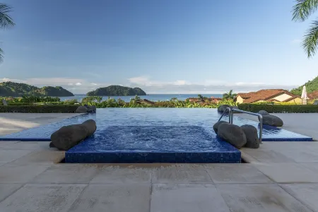 Luxurious Condo:  Los Sueños Miramar 3 bedroom Отели рядом с достопримечательностью «Punta Leona»