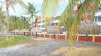 Casa Serena Beachfront Condo - 3BRM-Ocean + Mountain Views-Beautiful-Sleeps 2-6