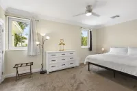 Paradise Island, Family Home, Spacious, Pool, Atlantis...Service and Essentials