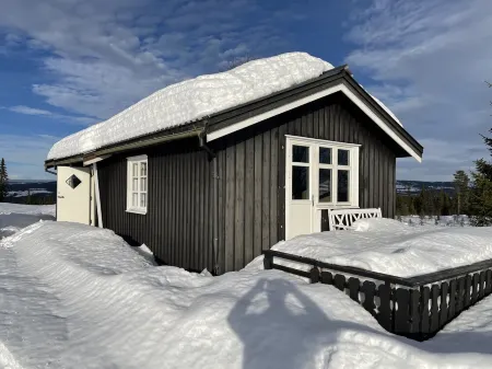 Traditional cottage in a beautiful location. Отели в г. Гол