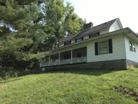 Pitman Pointe Estate w/ Lake View
