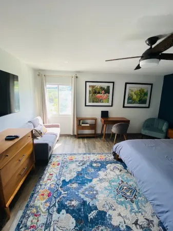 Entire Condo on the Beach Отели рядом с достопримечательностью «Terminal 1 of Cyril E. King Airport»