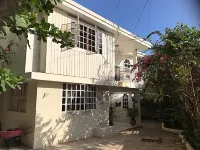 Vacation rental house Отели в г. 