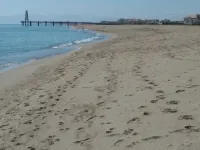 Quiet house ten metres from the beach