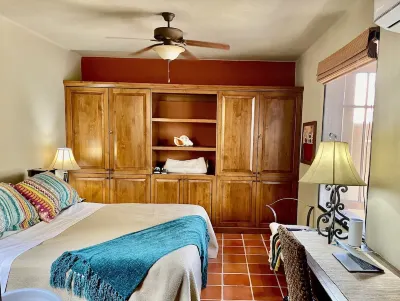 Comfort & inspiration in Loreto Bay... Beach, pool, cafes & beauty in few steps! Hotels near Spa las Flores Loreto Bay & Agnes Boutique