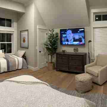 Gunstock House Winter Retreat. Rooms