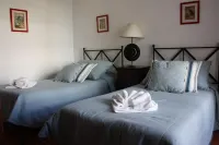 Apartment With Shared Pool, landscaped gardens, Wi-fi Hotels in Amoreira