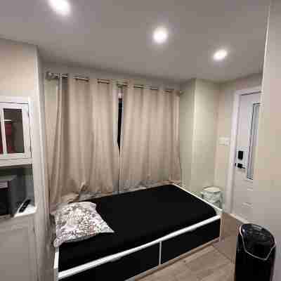 Charming small studio in adorable St. John's WiFi access, 2 twin beds, full bath Rooms