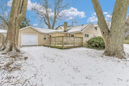 Cozy 2 Bedroom Home Mins from Downtown Champaign Отели рядом с достопримечательностью «Champaign-Urbana Tenant Union»