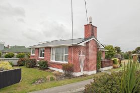 Seaside Retreat - Stylish, newly renovated oceanside property