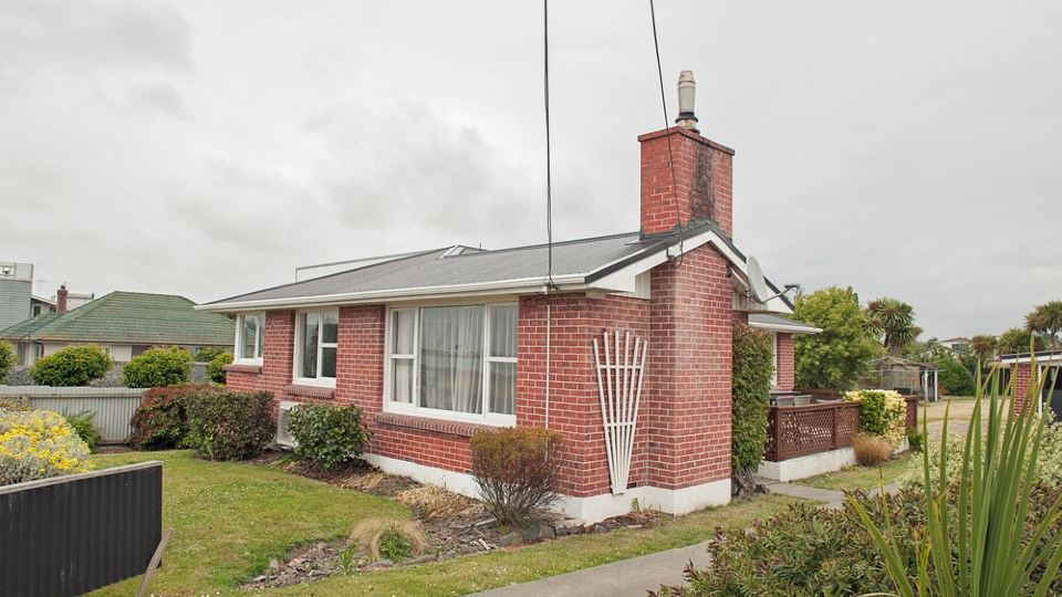Seaside Retreat - Stylish, newly renovated oceanside property