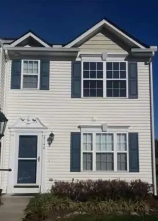 A spacious 3-bedroom townhouse with 2 1/2 baths. Отели рядом с достопримечательностью «Парк Роквуд»