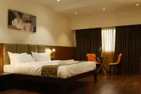Sunstone Suites Hotels in Bhatye