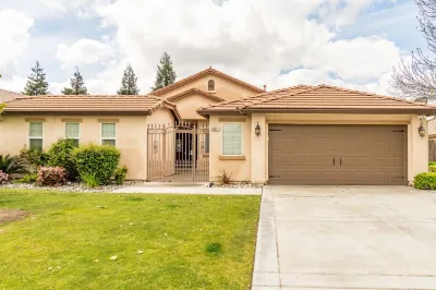 Valverde Oasis - 4BD Getaway near town center Hotels near River Walk