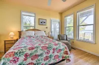 Charming Waterfront Home Fish, Boat and More! - balcony