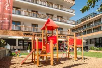 AlpenParks Hotel & Apartment Central Zell am See فنادق في زيل أم سيي
