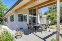 4 Mi to Folsom Lake: Modern Home w/ Patio! Hotels in Granite Bay