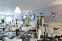 Logis Hôtel Restaurant du Commerce فنادق في Labastide-d'Armagnac