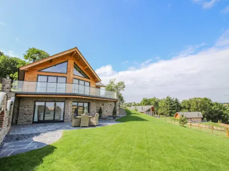 Llety Cariad Отели рядом с достопримечательностью «River Severn»