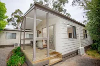 Big4 Ballarat Windmill Holiday Park Hotels in Cardigan